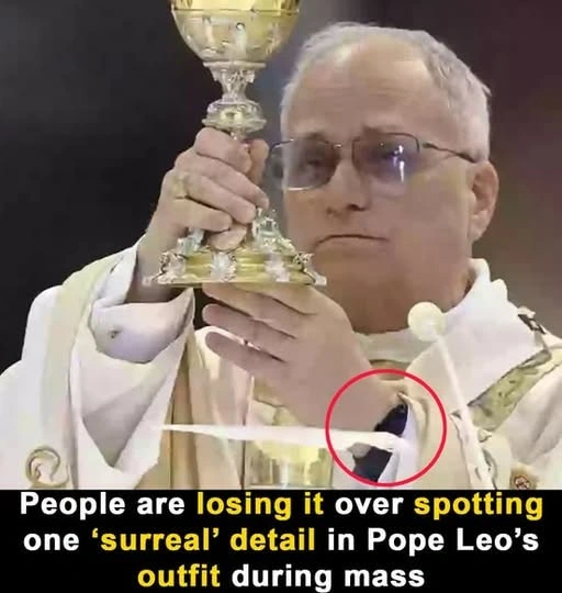 Los detalles escondidos en la ropa ceremonial que casi nadie nota