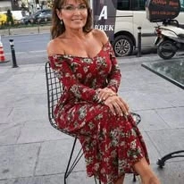 Sarah Palin Turns Heads With Unexpected Photo